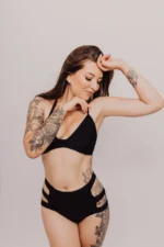 Czarne bikini z wysokim stanem